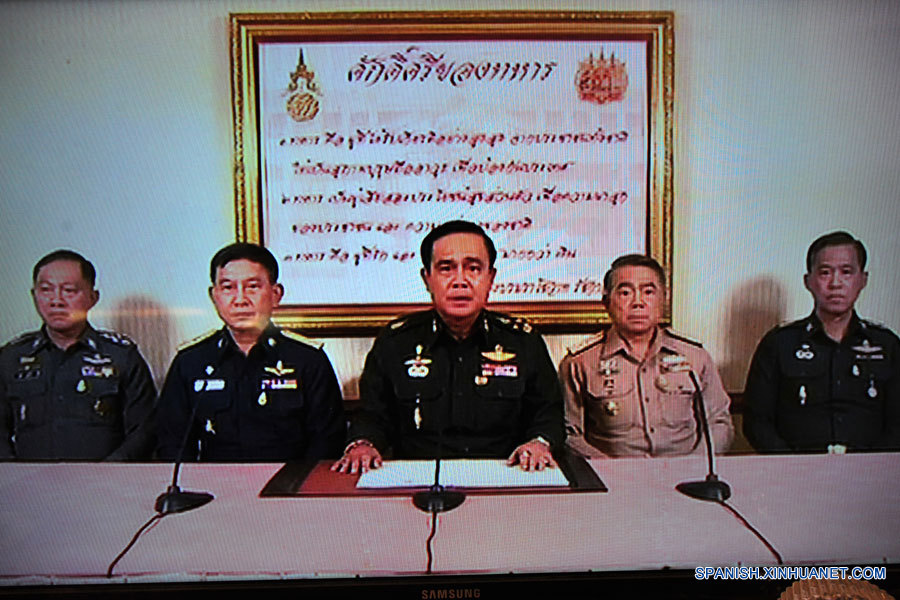 Jefe de ejército tailandés anuncia golpe militar