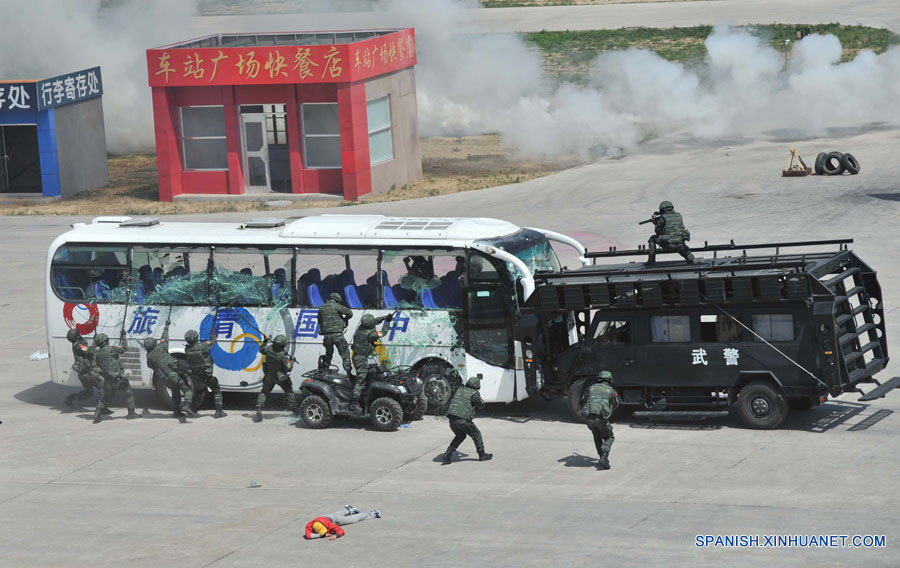Policía de Beijing realiza ejercicio contra terrorismo
