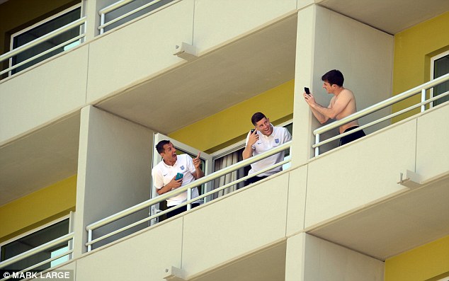 Captan a una mujer desnuda en el hotel donde vive la selección inglesa
