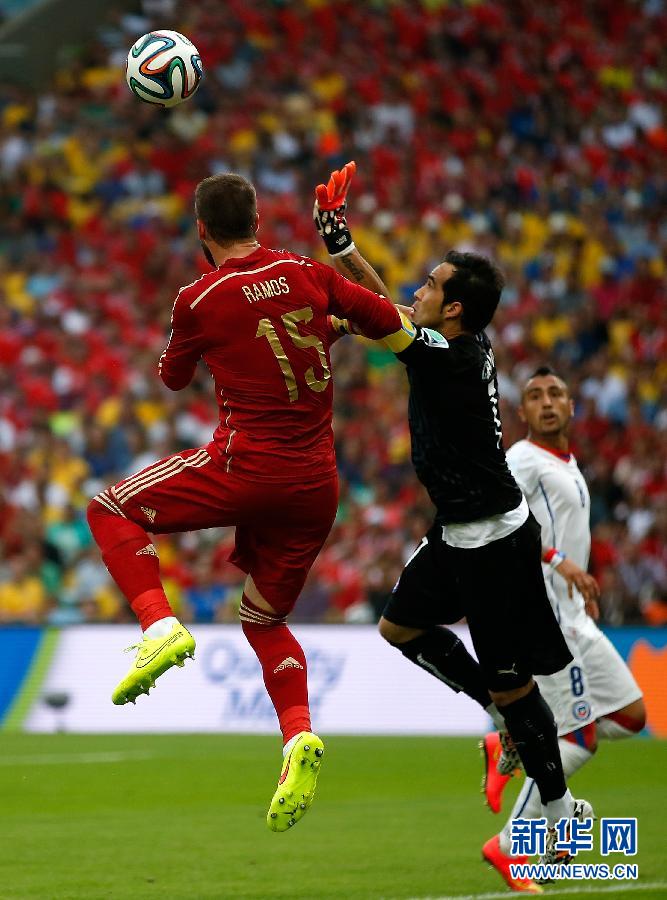 MUNDIAL 2014: Chile elimina a selección campeona con triunfo 2-0