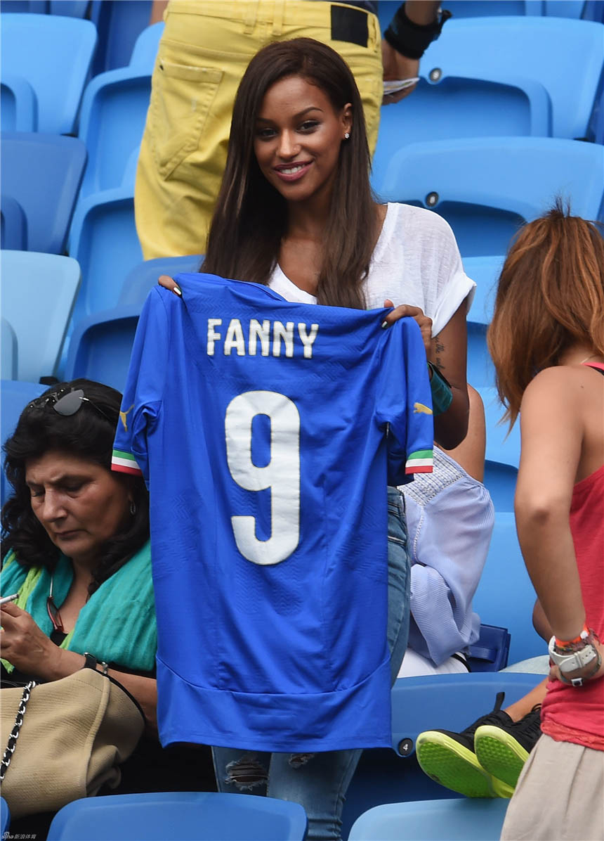 Fanny Robert, novia sexy de Balotelli ilumina en el Mundial