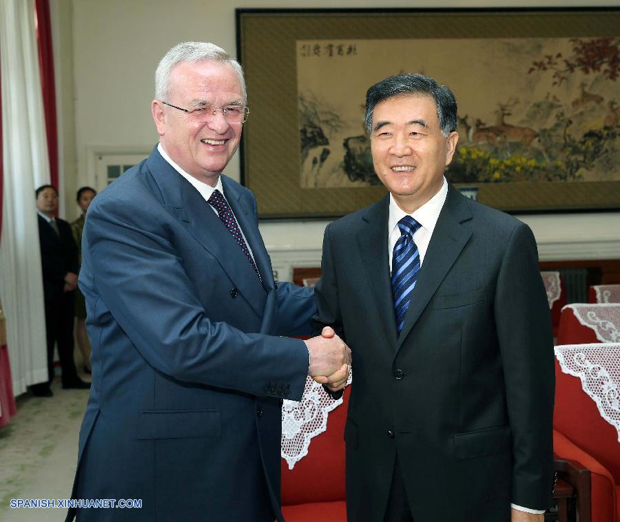 Viceprimer ministro chino se entrevista con presidente de Volkswagen