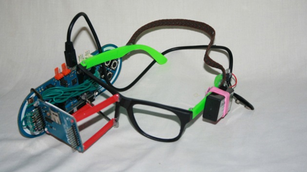Un adolescente de 13 años inventa unas Google Glass económicas
