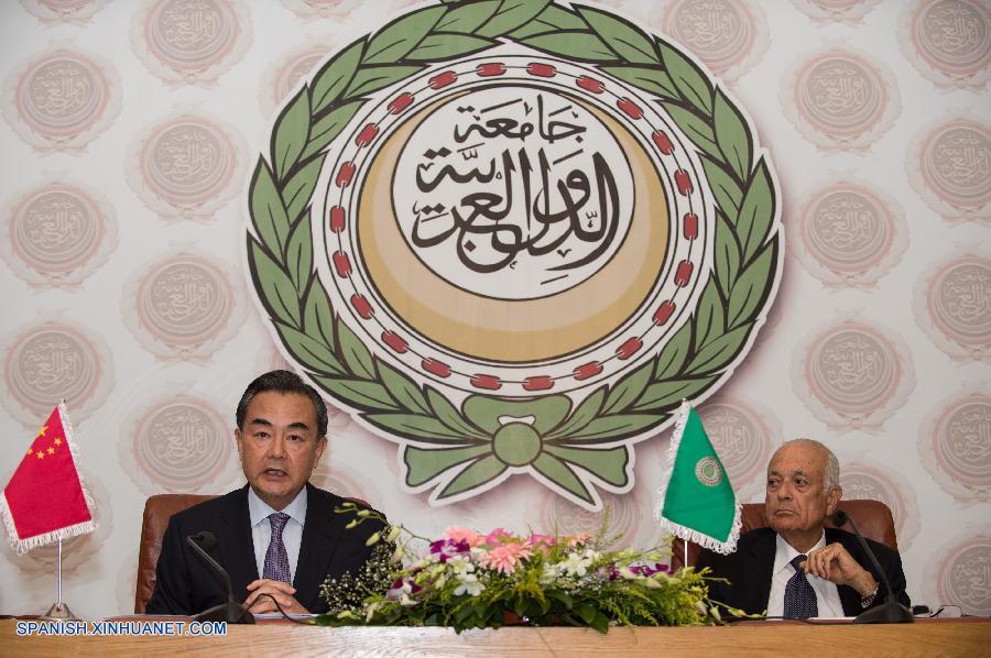 Canciller chino y líder de Liga Arabe acuerdan impulsar cooperación
