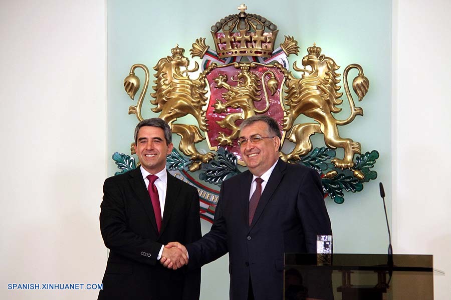 Presidente búlgaro presenta gobierno provisional