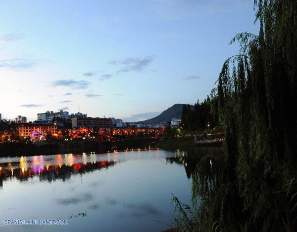 Yunnan: Bello paisaje de Condado Shuangbai 