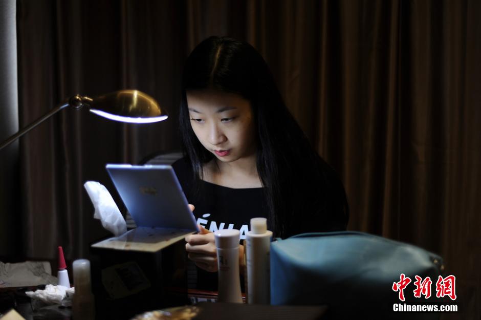 Las concursantes de la final del Concurso Miss Naútica 2014 asisten al entrenamiento en el Salón Náutico Internacional durante el cual recibirán clases profesionales de baile, etc. Changsha. Hunan.