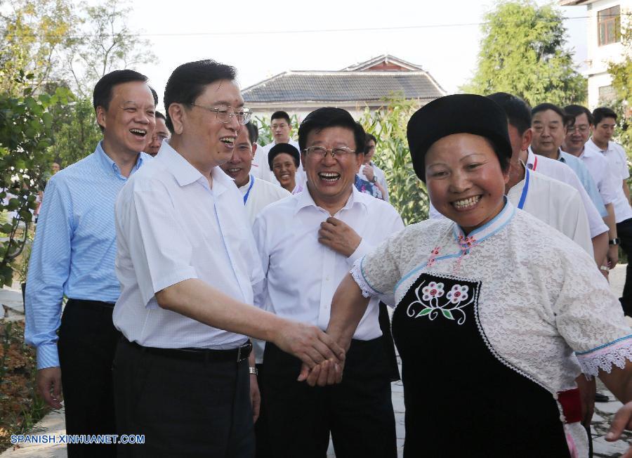 Máximo legislador chino enfatiza adhesión a camino político de China 2