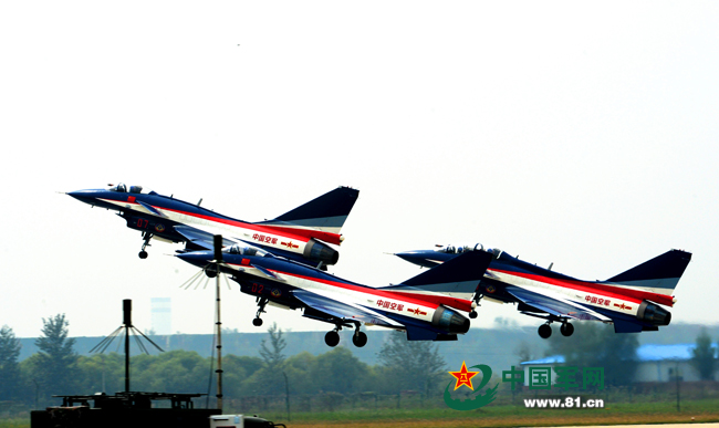 Mujer piloto de combate de la fuerza aérea china