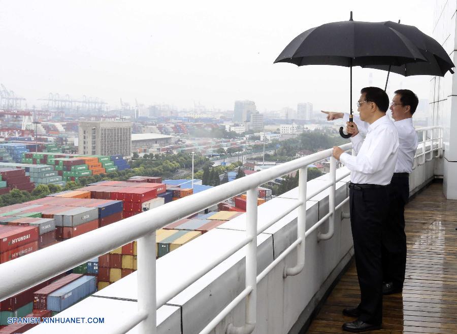 PM chino pide mayor innovación en zona de libre comercio de Shanghai  2