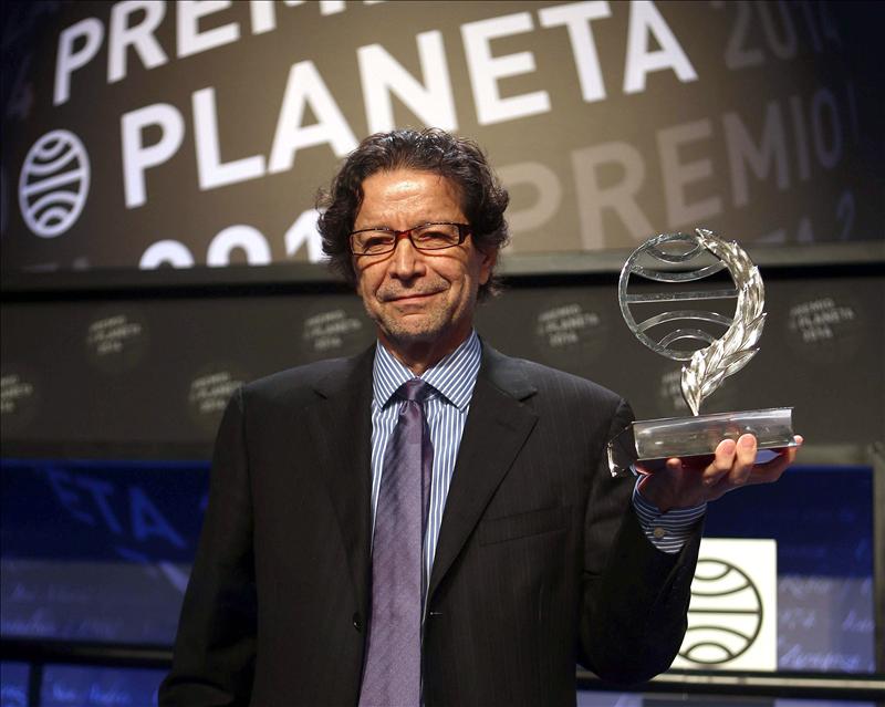El escritor mexicano Jorge Zepeda gana el premio Planeta