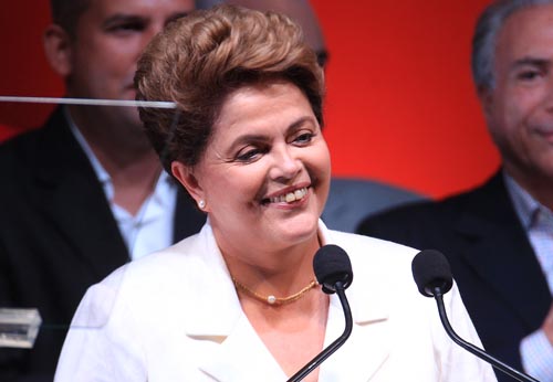 Presidenta de Brasil anuncia cambios en política económica en 2014