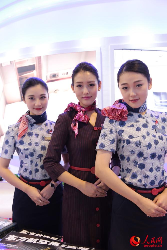 Chicas guapas en la Expo del Aire China 2014 (2)