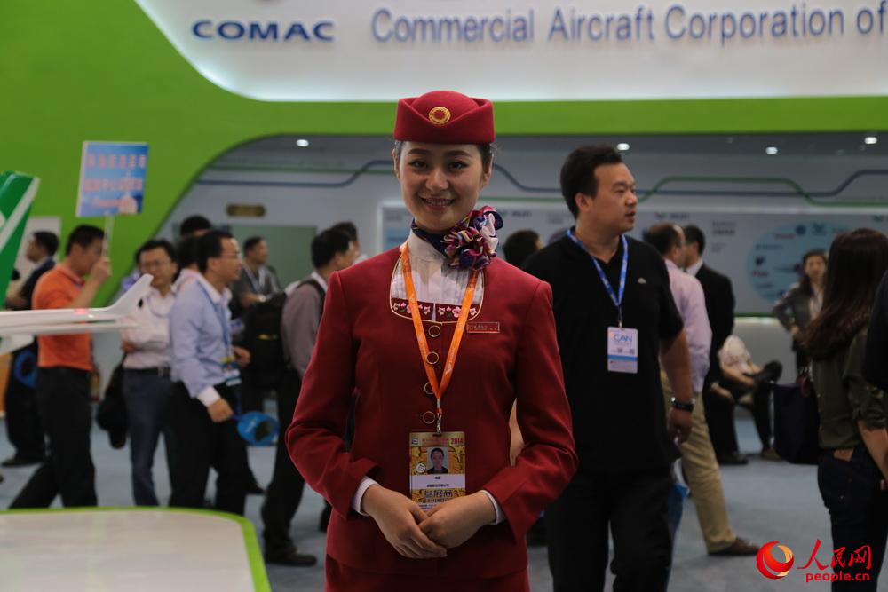 Chicas guapas en la Expo del Aire China 2014 (12)