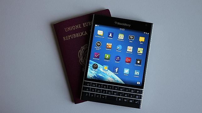 BlackBerry ofrece dinero por cambiar el iPhone por el Passport