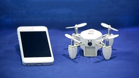Zano, un mini drone que vuela solo
