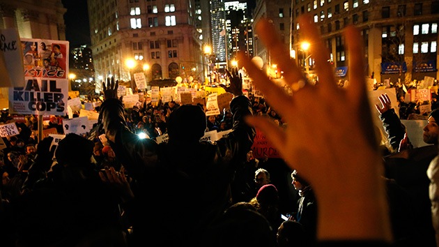 Más de 1.500 personasse manifiesta en Nueva York para denunciar impunidad policial