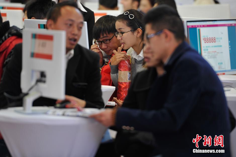 El 6 de diciembre comenzó la I Exposición de Bodas de Yunnan, en Centro Internacional de Convenciones y Exposiciones de Kunming. 