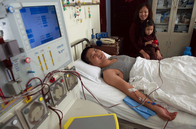 Envían por avión células madre donadas para un paciente con leucemia
