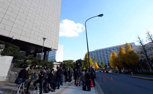Bloque PLD-Komeito asegura 246 escaños mientras continúa conteo de votos en elecciones japonesas