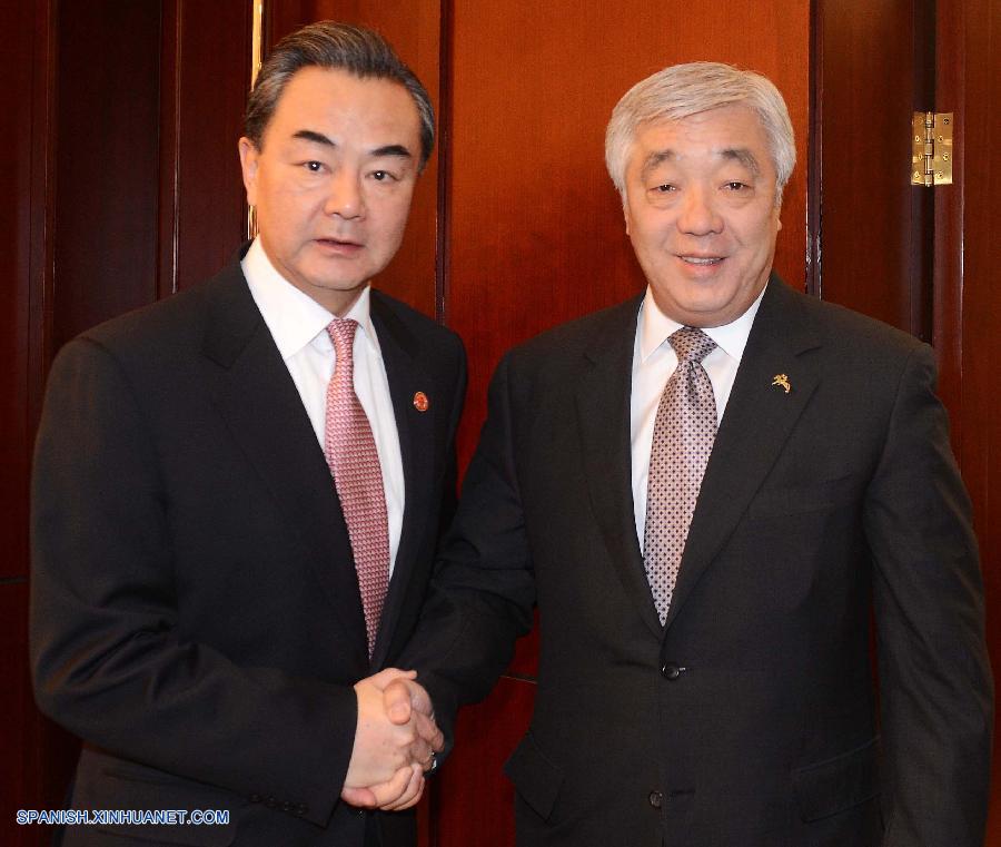 Cancilleres de China y Kazajistán prometen estrechar lazos y cooperación