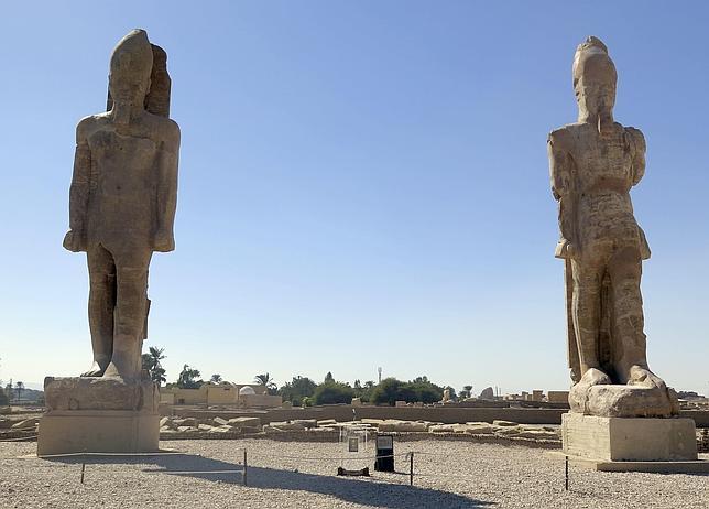 Los colosos de Amenofis III regresan al templo del faraón