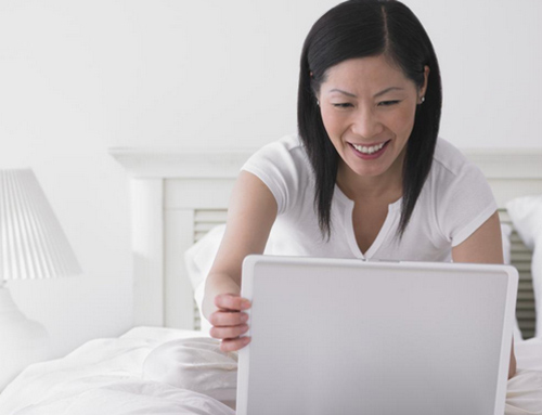 A las asiáticas les gusta comprar por internet desde la cama