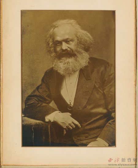 Una foto autografiada por Karl Marx se vende en una subasta china. [Foto:xlysauc.com]