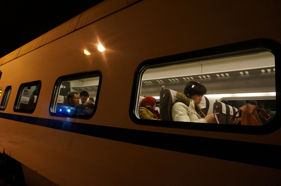 El primer día de operación se agotaron los billetes del tren D9022. [Fotografía de Zhang Xiang/chinadaily.com.cn]