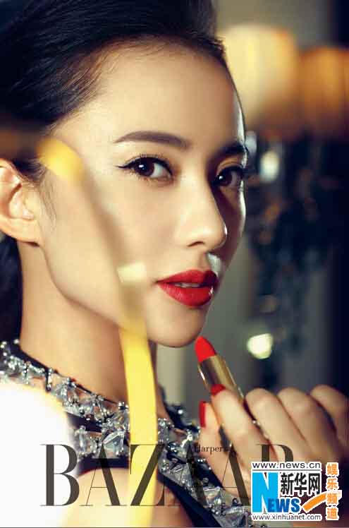 Actriz Liu Mengmeng y cantante Zeng Yike posan para Bazaar 