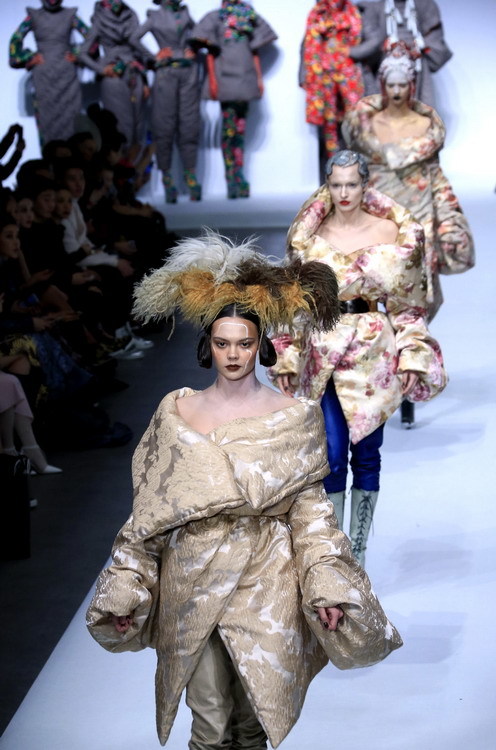 Vuelve la moda kitsch de los 80