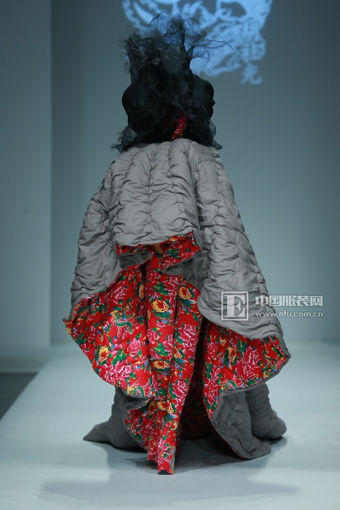 Vuelve la moda kitsch de los 80