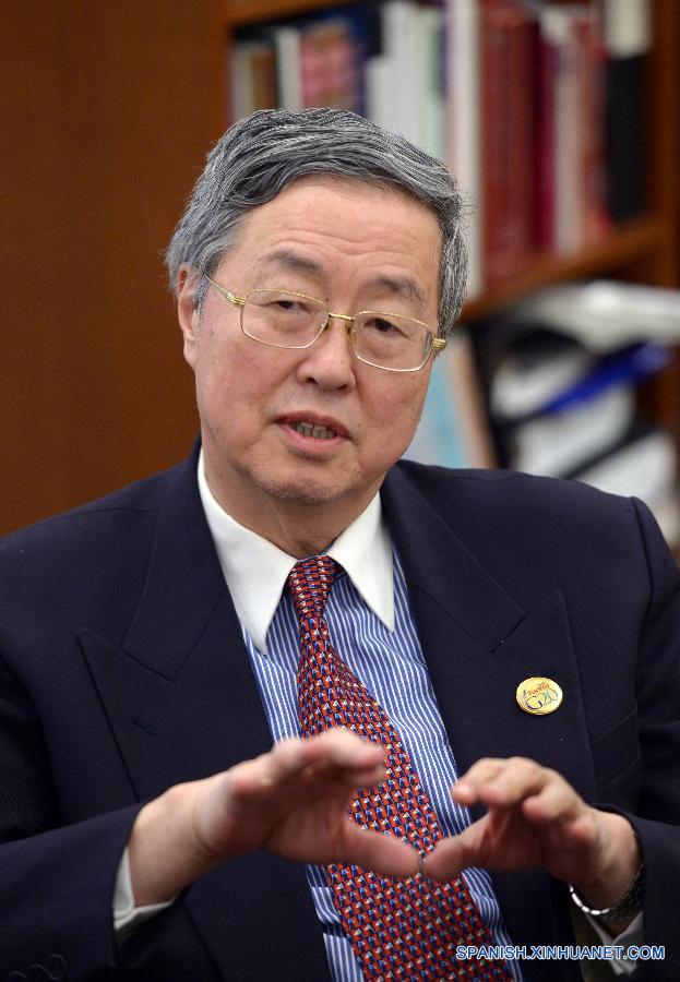 Miembros de FMI, frustrados con plan provisional sobre reforma a cuotas: Zhou Xiaochuan de China