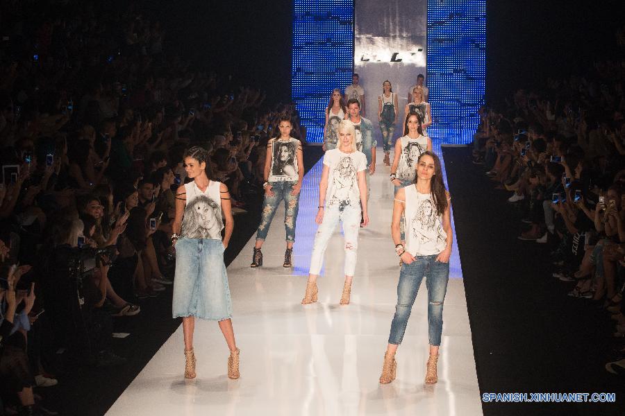 Gisele Bündchen desfila por última vez en la Semana de la Moda de Sao Paulo