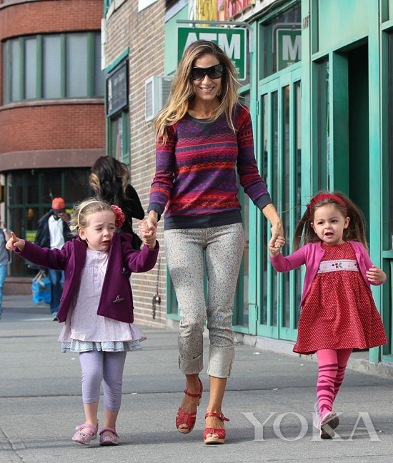 Sarah Jessica Parker con sus hijas.