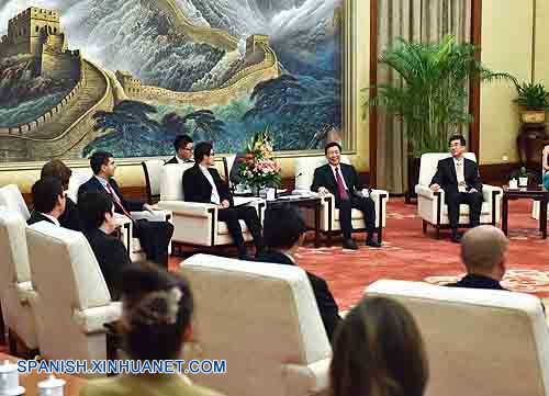 Vicepresidente chino se reúne con delegación de jóvenes de América Latina