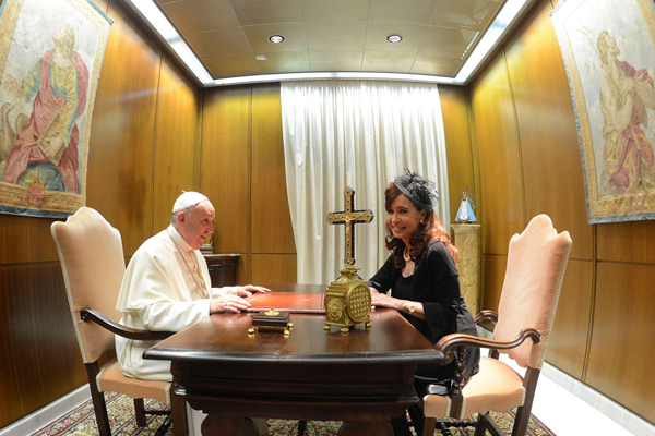 Cristina se reúne con el Papa Francisco en el Vaticano