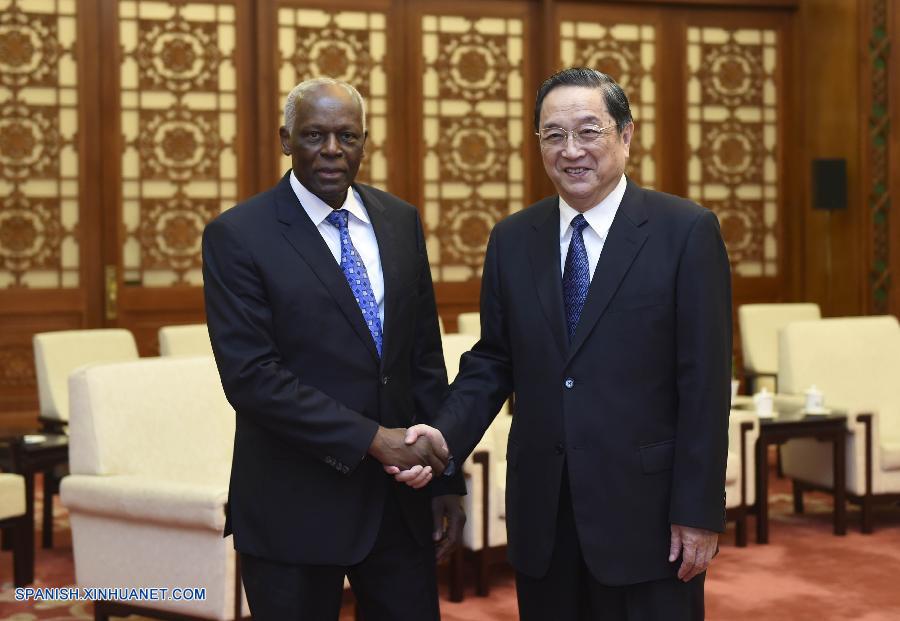 Máximo asesor político de China se reúne con presidente de Angola