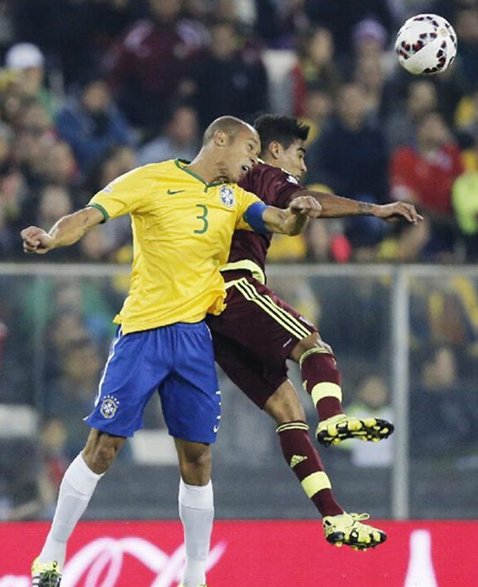 Fútbol: Brasil vence a Venezuela 2-1 y avanza junto a Colombia en Copa América