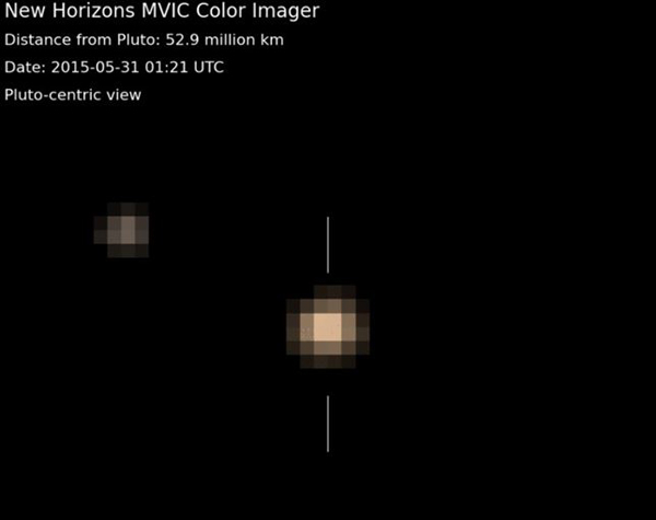 La nave «New Horizons» consigue las primeras imágenes en color de Plutón