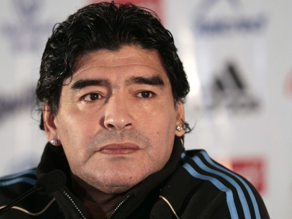 Maradona apunta a la presidencia de la FIFA