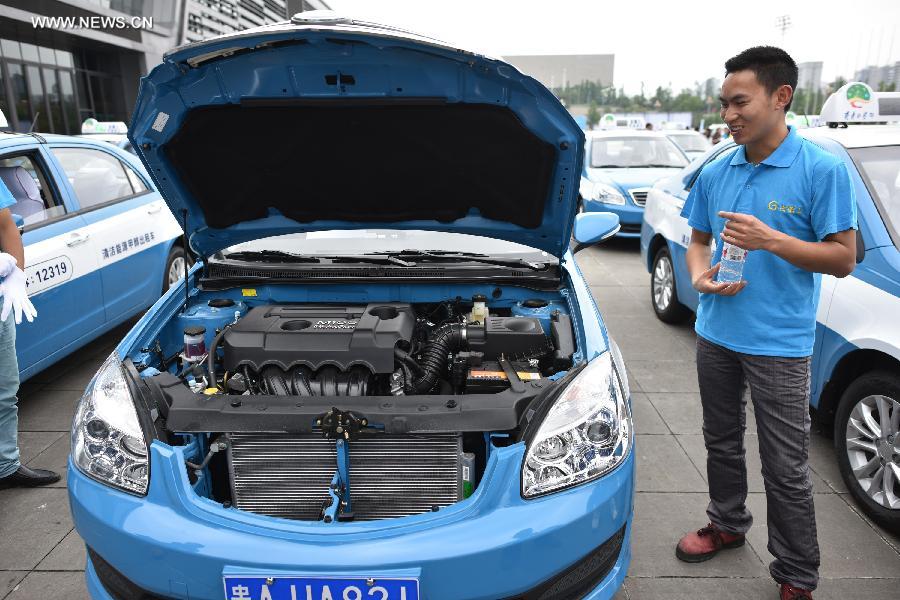 La primera serie de taxis que funcionan con metanol entran en operación en Guiyang