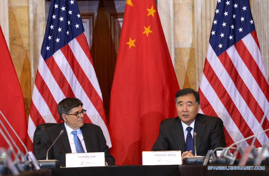 Conversaciones económicas China-EEUU benefician a empresas y personas de ambos países, según vicepremier chino