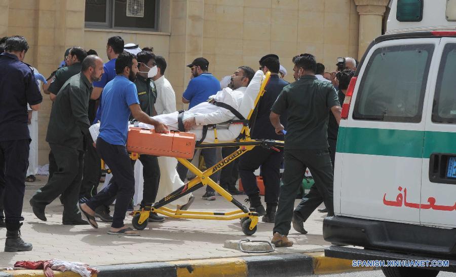 Mueren 25 personas y 202 resultan heridas en ataque a mezquita en Kuwait