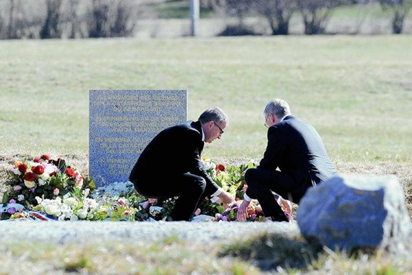 Lufthansa y Germanwings se hacen cargo de los familiares de las víctimas