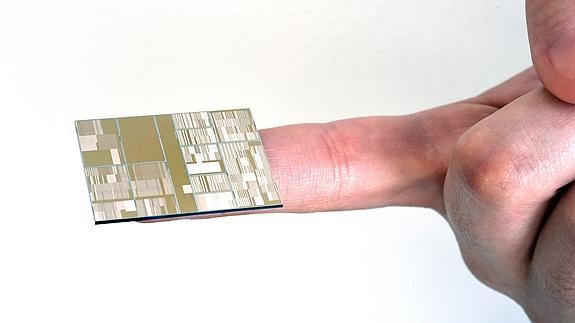 IBM fabrica el microprocesador más pequeño y potente