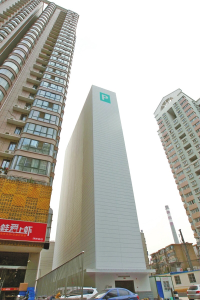 Construyen un aparcamiento de 48 metros de altura en Zhengzhou
