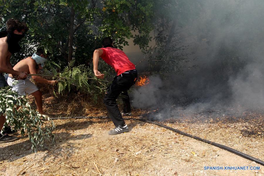 UE suministra aviones a Grecia para combatir incendios forestales 3