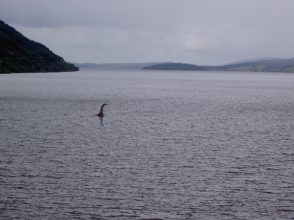 La bestia del lago Ness vence a su persecutor