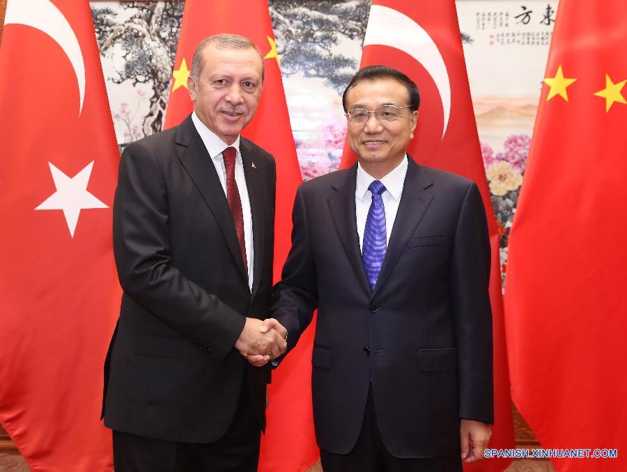 PM chino conversa con presidente de Turquía sobre relaciones bilaterales